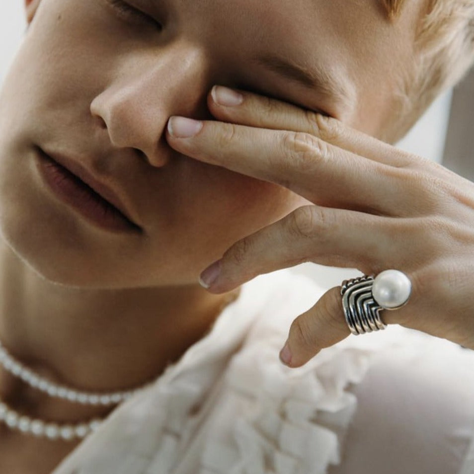 Supersonic Pearl Ring