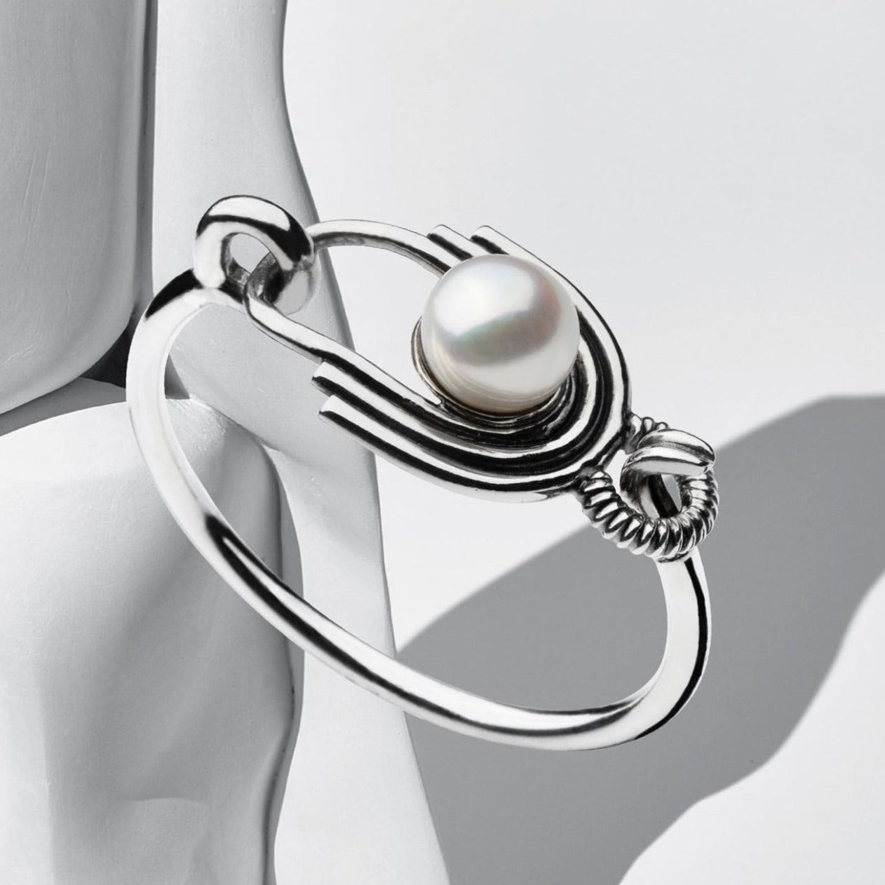 Supersonic Pearl Bracelet